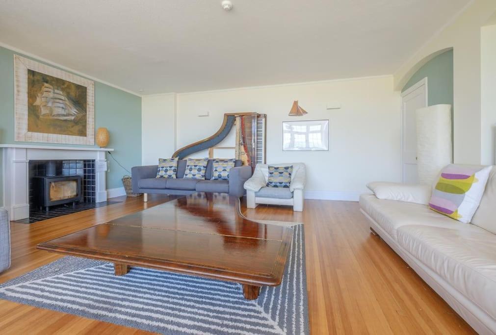 Вілла The Beach House-Devon- On The Beach- Sleeps 20 Ексмут Екстер'єр фото