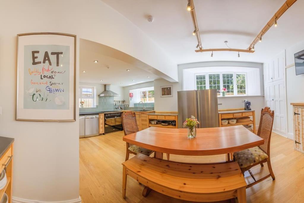Вілла The Beach House-Devon- On The Beach- Sleeps 20 Ексмут Екстер'єр фото