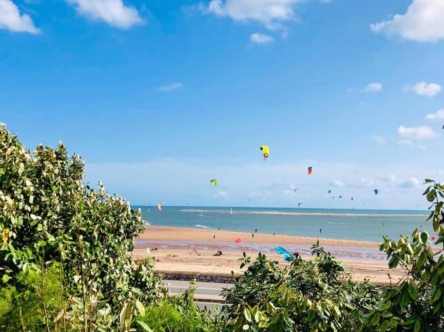 Вілла The Beach House-Devon- On The Beach- Sleeps 20 Ексмут Екстер'єр фото